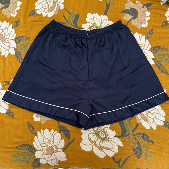 Pj set - Picture 3 of 3